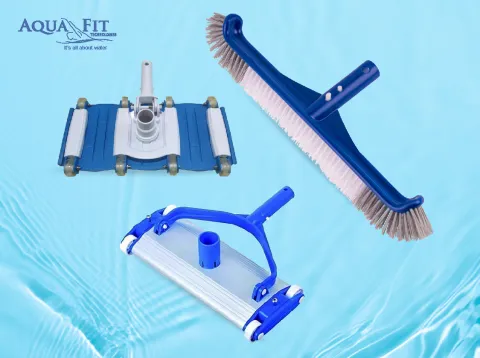 Pool vacuum brush head